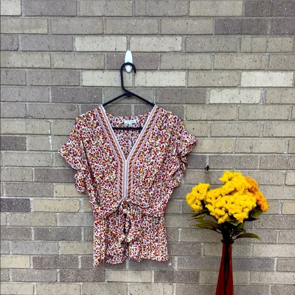 Woman’s Max Studio Blouse